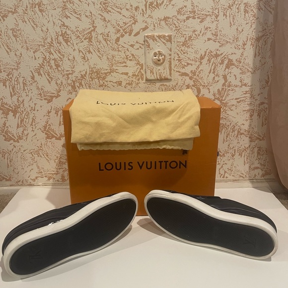 These are Denim LV skate sneakers. - Picture 14 of 14